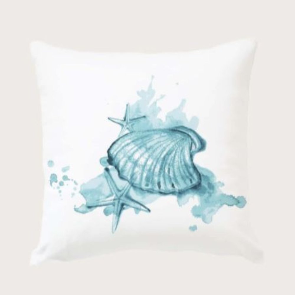 Sea shell by the sea shore